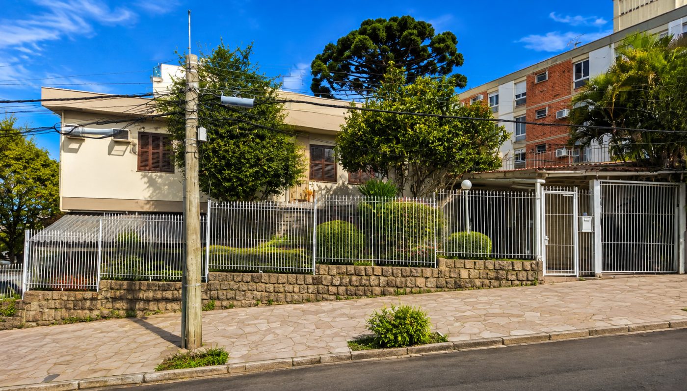 Casa 4 quartos para Venda no bairro Cristo Redentor em Porto Alegre